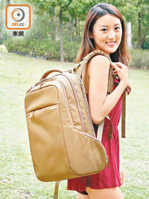 ICON Backpack設計符合人體工學，備有黑、灰、墨綠及古銅色選擇。<br>售價：$1,699