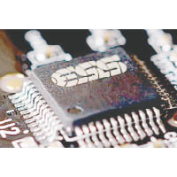 採用兩枚ESS ES9018K2M Sabre解碼晶片，能獨立處理左右聲道。