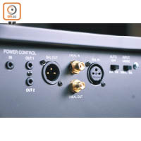 設有平衡及RCA的輸入/輸出插口，方便接駁各類前級。
