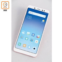 紅米Note 5設計與紅米5 Plus相似，設計大路。<br>售價：$1,799（4GB RAM）、$2,099（6GB RAM）（c）