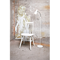 Zig Zag<br>2012年作品，為家具品牌Hans K.設計的典型Windsor Chair，椅背呈鋸齒狀，角度有趣，加強整體平衡感。