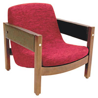 Jimi<br>椅子設有軟皮把手，實木椅腳配上軟座墊，十分舒適。