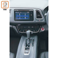 現時出車可免費升級至觸控式液晶體顯示屏音響系統，輕易便可與手機連接。