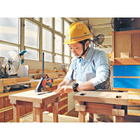 「建造文憑課程」設有細木工藝等技術訓練。