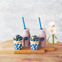 藍莓Cupcake配同色系的豆奶Smoothie，襯到絕。