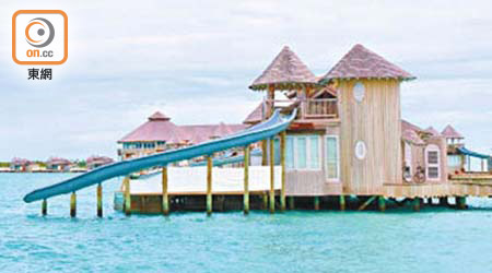 Soneva Jani主打水上別墅，幾乎每間別墅都有私人滑水梯，住客可全天候連接海洋。