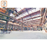 Puls 5本是鋼鐵鑄造廠，內有面積達16,000平方呎的展覽會場。