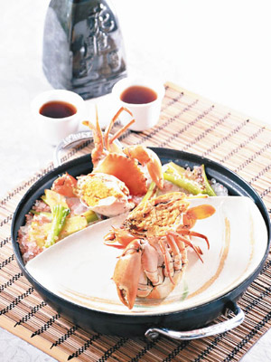 「蟹聚宴」可一次過吃到花雕黃油蟹及岩鹽焗紅蟳蟹，細味獨特鮮味。