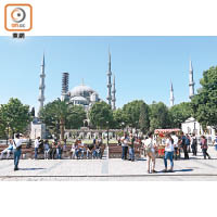 蘇丹艾哈邁德清真寺是土耳其唯一擁有6支宣禮塔的清真寺。