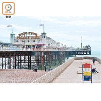 始建於1899年的Brighton Palace Pier，如今變成了吸引遊客的遊樂場。