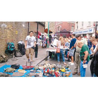 周日的Brick Lane Market吸引不少人前來尋寶。