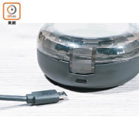 以microUSB線充滿電後，充電盒可為耳機提供額外12小時電量。