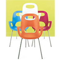 Oh! Chair<br>有4個開孔的椅子設計，有多種顏色選擇，簡約而奪目。
