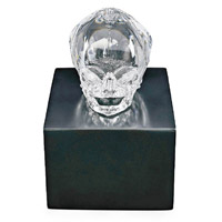 Lalique《永恒紀念》（Eternal Memento）by Damien Hirst骷髏頭擺件，限量35件。 $15.7萬~$25萬（A）