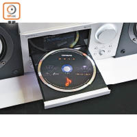 兼播CD，及以MP3格式燒錄的CD-R/RW，碟盤伸縮流暢。