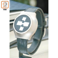 1972年：研發出Swissonic 2000石英機芯，採用當時非常嶄新的液晶體時間顯示打造腕錶，此產品於當年更獲IR1OO獎項的高度評價。