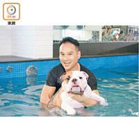 銅鑼灣唯一一個室內狗狗泳池，狗狗可於專人協助下盡情戲水。