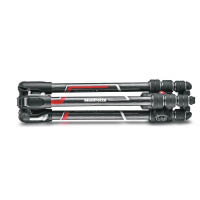 Manfrotto Befree GT碳纖三腳架用上反摺式收納設計，勝在輕巧穩陣，M-Lock扭鎖易於展開腳管，負重可達10kg。<br>售價：$3,380（c）