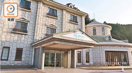 去年7月開幕的The 6th Diary Kahoku Hotel & Resort，右邊的建築是餐廳，餐廳頂上是酒店唯一的Deluxe大房。