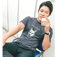 日本大河劇《西鄉殿》的主角鈴木亮平都是Kagomania系列T-Shirt的擁躉，相片上傳到社交媒體後，更掀起搶購熱潮。