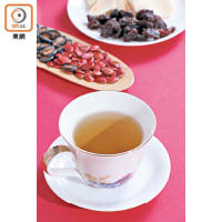 飲用紅茶或普洱，因當中含有茶鹼和兒茶素，前者有助消化，後者能分解脂肪。