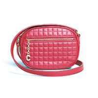 Céline紅色<br>Medium C Charm Bag $13,000（A）