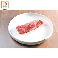 想品嘗肉味濃郁一點的牛扒，大可揀選Short Rib。