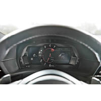 數碼化儀錶板採用單圈式設計，清晰顯示轉速、波段及轉波指示等行車資訊。