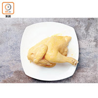 選用雞味濃而油分少的清遠雞。