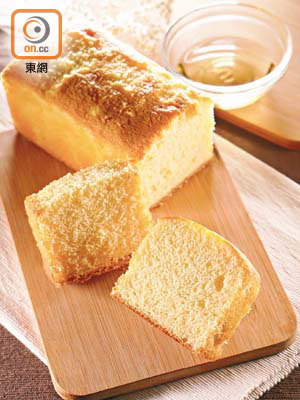 長崎蛋糕<br>雖然源自西方，但經過日本人改良後，用味醂調味的蛋糕卻被視為和菓子。製作時記得在底層鋪滿咖啡糖，這正是長崎蛋糕的一大特色。
