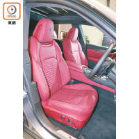 全車用上紅色Pieno Fiore紅色真皮座椅，高貴之餘，乘坐感亦佳。