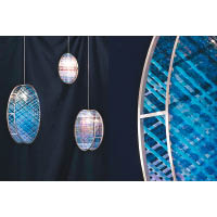 PENDANT LAMPS<br>以編織手段處理玻璃材質，加上色彩繽紛，令這款吊燈展現出神奇的視效。