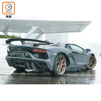 Aventador SVJ全球限量900部，硬頂版香港配額已全數售罄。