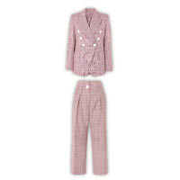 Petar Petrov粉紅色西裝褸 $6,848、長褲 $3,960（A）