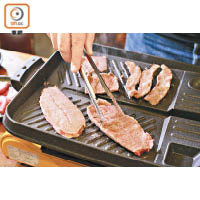 經常進食大量肉類，可令脾胃消化能力下降，增加體內的濕氣。