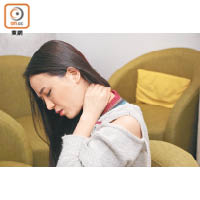 使用過高或過低的枕頭，頸椎的正常弧度會因此改變，容易引致「瞓厲頸」。