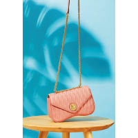 TUSCAN'S 粉紅色Venice Flap Bag $1,499（B）