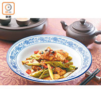 苦瓜子薑燜龍躉<br>苦瓜吸收了魚肉及調味料的精華，入口鮮香惹味，用來送飯一流。