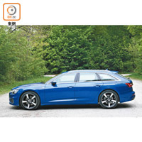 車身長度接近5米，配襯廠方王牌藍色車身，外形更見吸引。