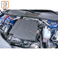 2公升TFSI引擎最大馬力達245hp，加上quattro四輪驅動系統，足以應付各種路況。