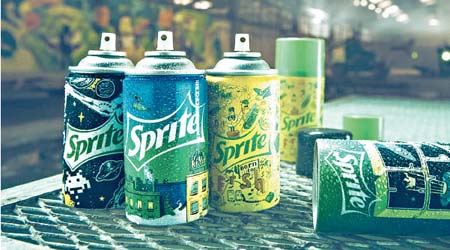 美國早前推出了全新的噴霧式Sprite，以年輕人為目標，包裝設計型格過人。