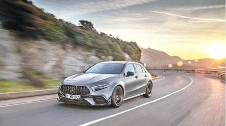 Mercedes-AMG A 45 S的強勁性能，不少跑車也食塵。