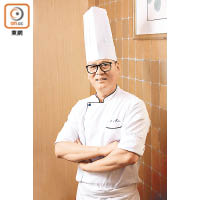 干曙光師傅現為上海菜館主廚，曾於2010年美食之最大賞獲得海鮮菜式組別金獎、2011年和2012年分別在蔬菜組和豆腐組得到金獎。