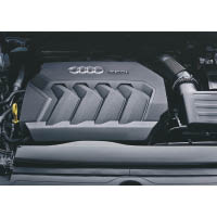汽油引擎使用直四TFSI，馬力為230hp。