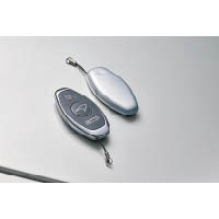車匙同樣採用MSO專屬的Flux Silver為主色調，凸顯MSO的專屬身份。
