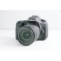 EOS 90D淨機身售$9,480，相機連EF-S 18~135mm鏡頭套裝售價為$12,680。