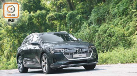 Audi e-tron 55 quattro<br>售價：$1,188,600