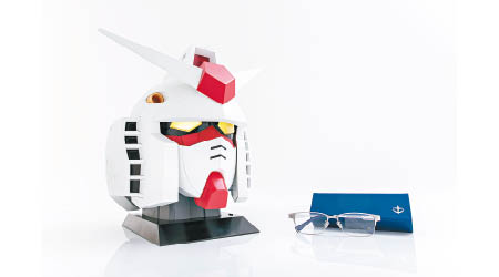 《GUNDAM》×OWNDAYS 1：7 RX-78-2 GUNDAM HEAD CASE $3,480（於1月指定日子在指定分店購買3副或以上眼鏡方可訂購）