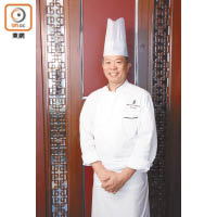 劉秉雷師傅曾在北京、上海、香港、杜拜和英國等地任職，現為尖沙咀一間五星級酒店米芝蓮二星中菜廳主廚，帶領餐廳連續8年獲得米芝蓮殊榮。
