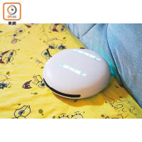 CleanseBot配備18個傳感器，識得智能探路，自動清潔床褥而不會墮地。